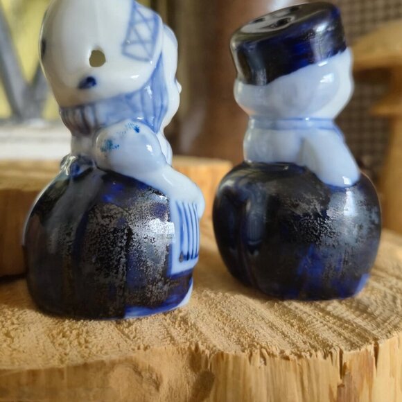 Delft Blue Salt & Pepper Shakers - Picture 6 of 10